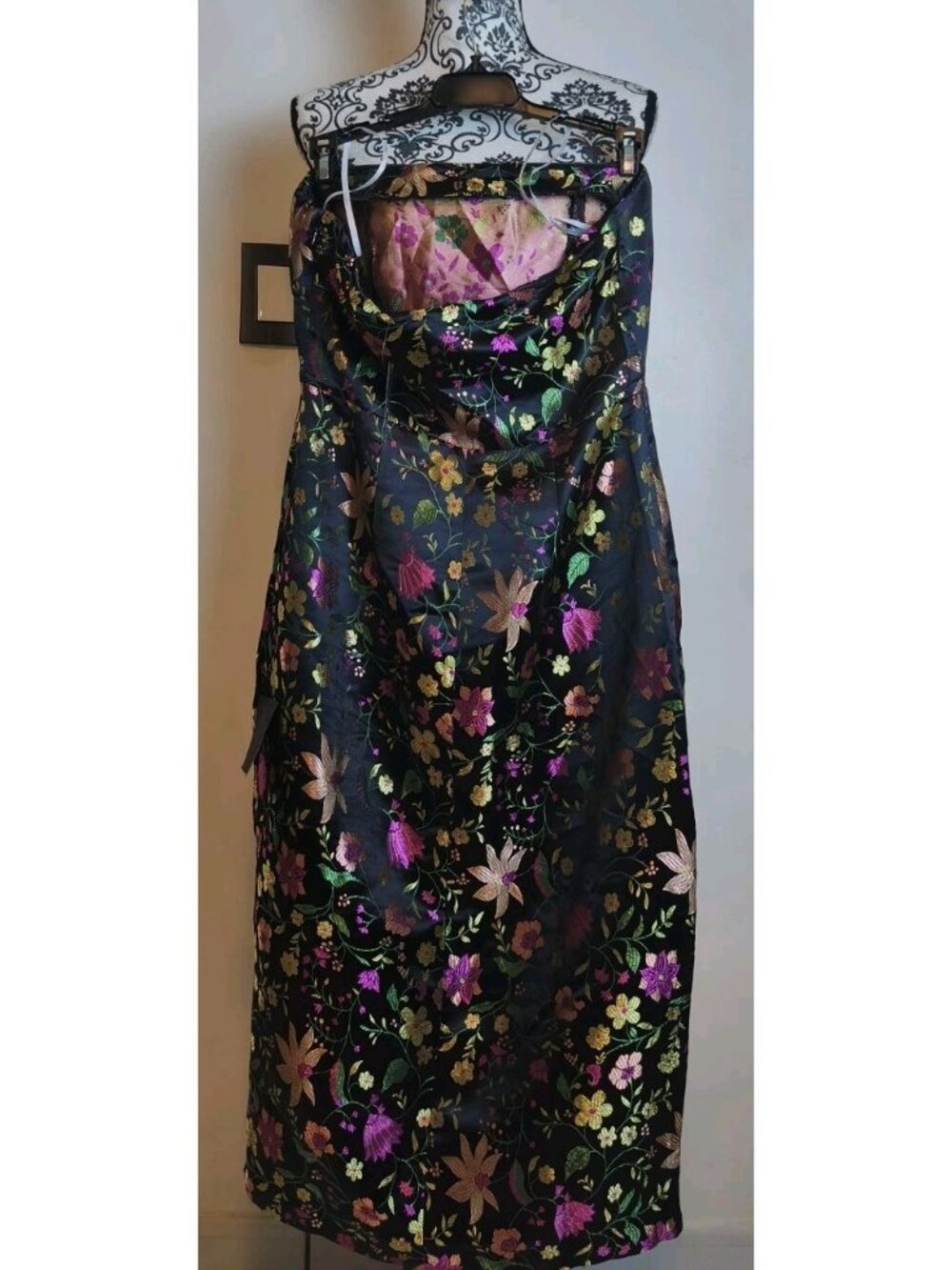 Lulus Size Small Black Satin Floral Jacquard Strapless Midi Dress NWT Metallic - Picture 6 of 16